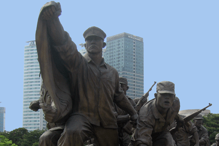 Statue of South Korean soldiers outside the Korean War Memorial.